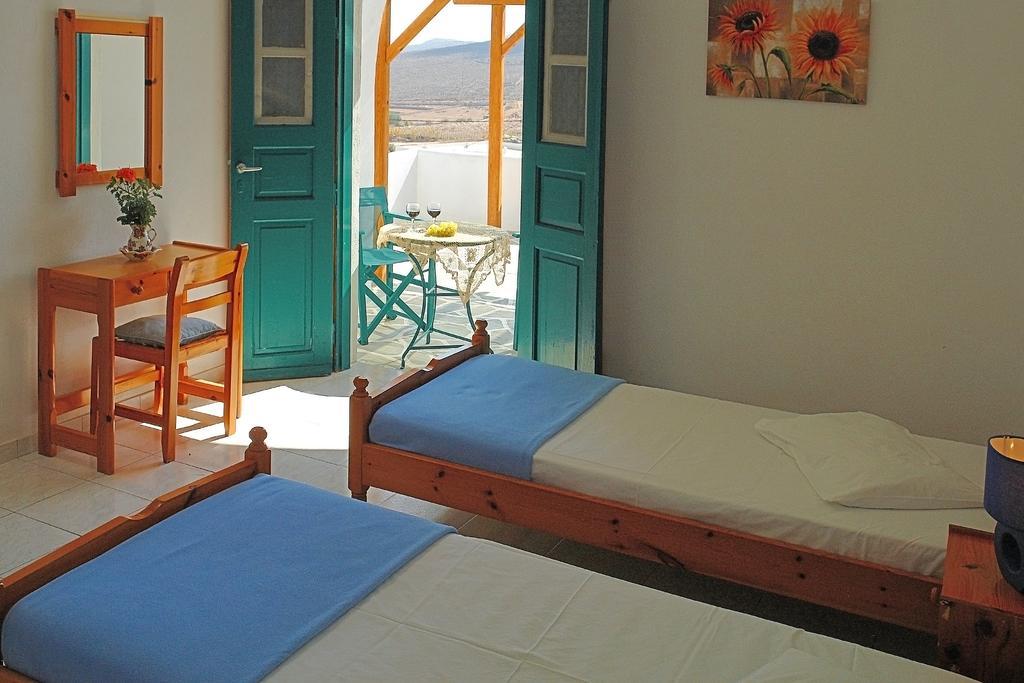 Irene Rooms Folegandros Island Room photo